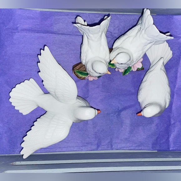 🕊️Vintage Homco White🕊️in EUC 2 Single Birds + 2 More on a Stump w/3 🌸 & 4 🍃 - Picture 10 of 16